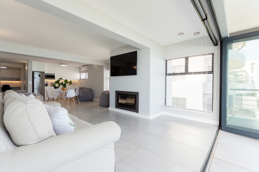 7 Bedroom Property for Sale in Calypso Beach Western Cape